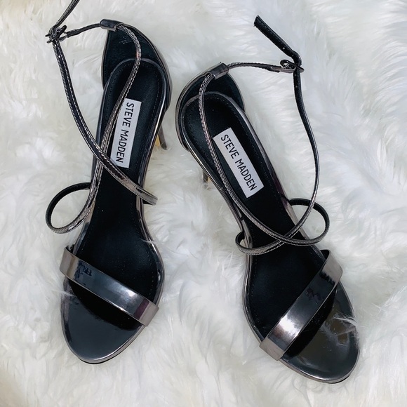 Steve Madden Shoes - Steve Madden metallic silver heels